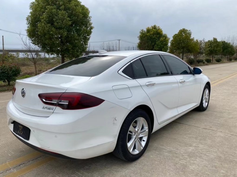 盐城19年别克君威5