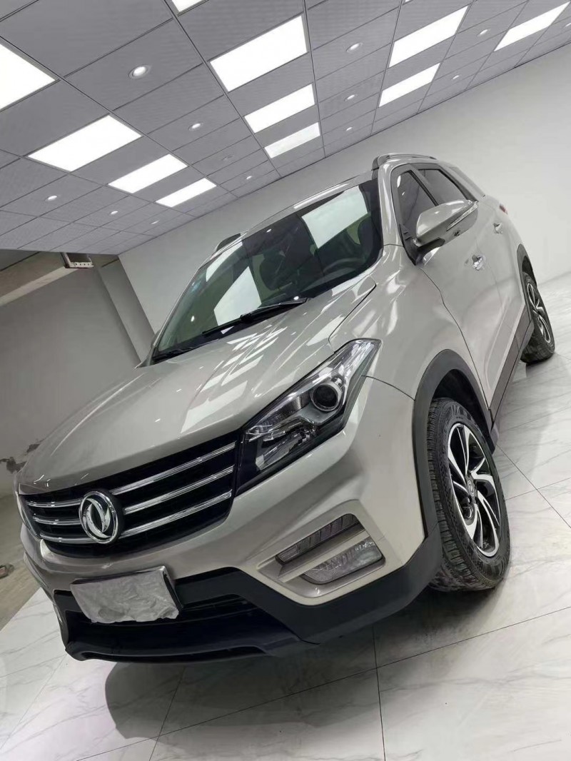 成都19年东风风光S5602