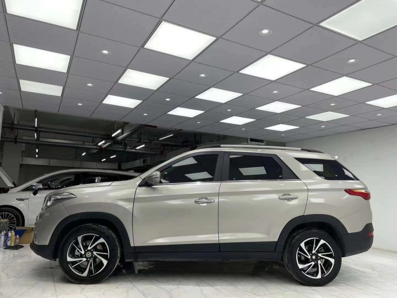 成都19年东风风光S5603