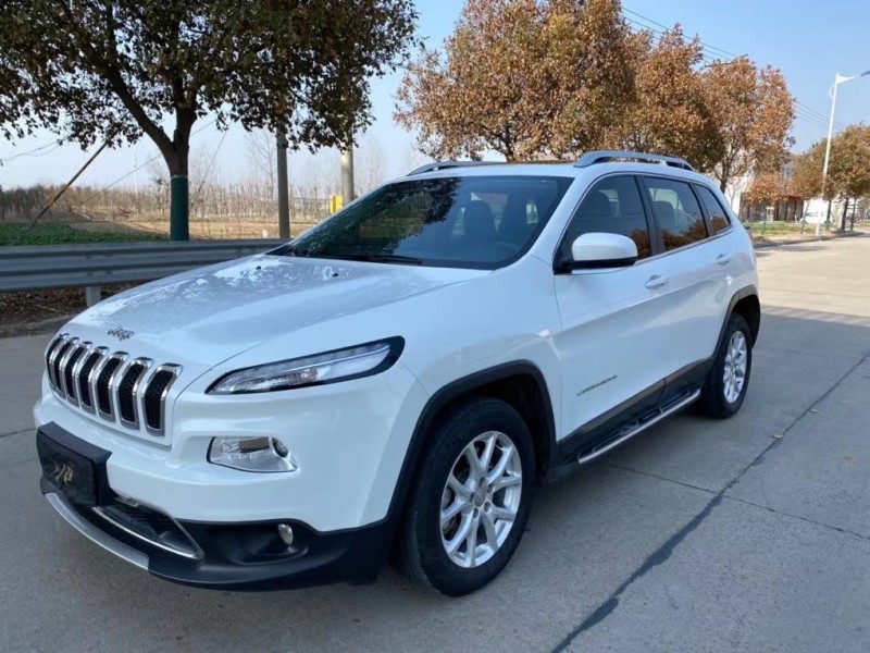 鹽城18年Jeep自由光3