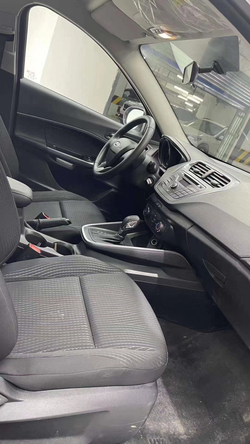 成都20年福特福睿斯7