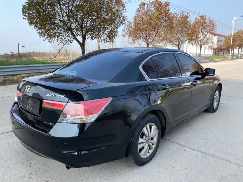 盐城08年本田雅阁5