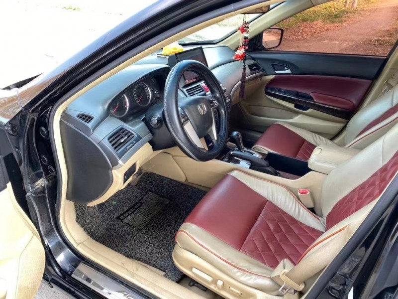 盐城08年本田雅阁9