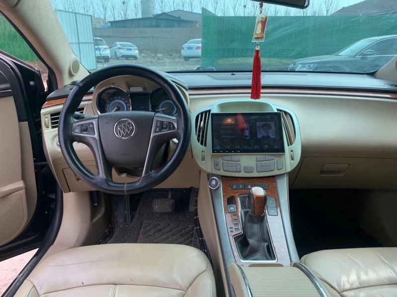 潍坊11年别克君越6