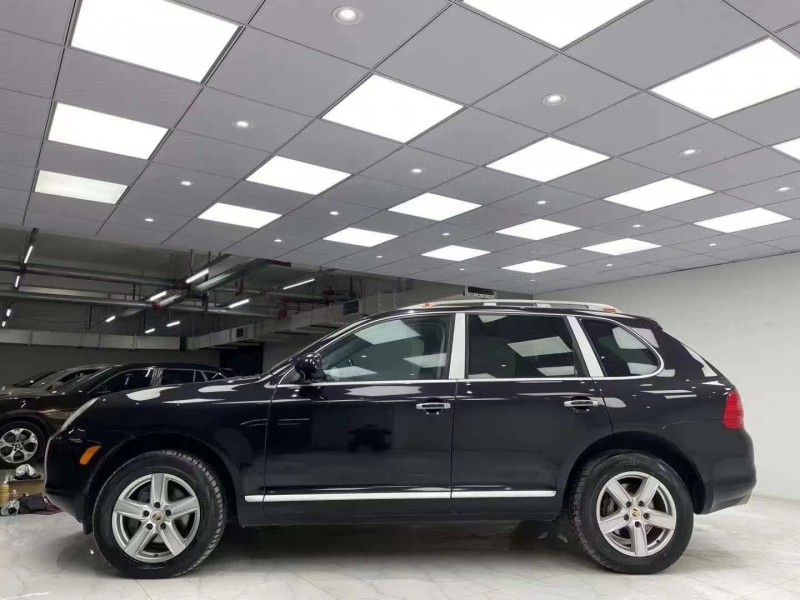 成都07年保时捷卡宴3