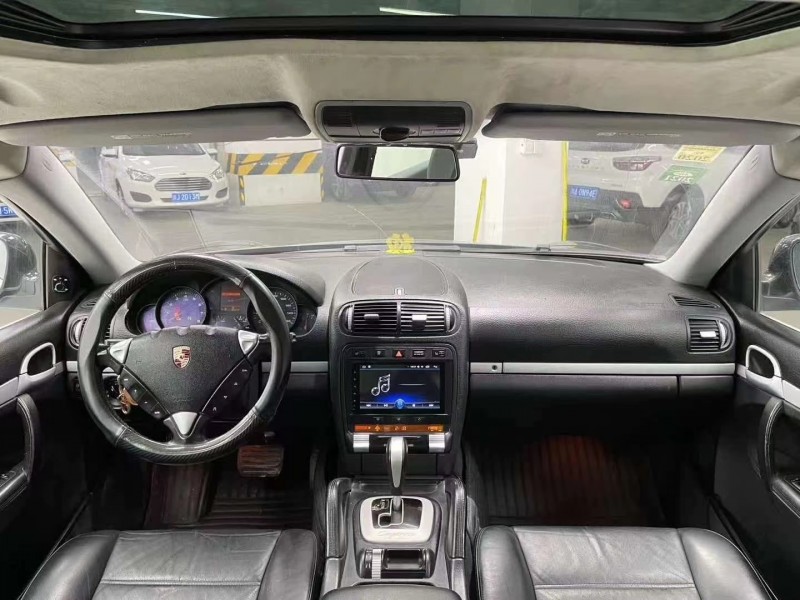 成都07年保时捷卡宴6