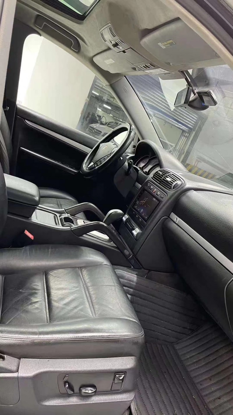 成都07年保时捷卡宴7