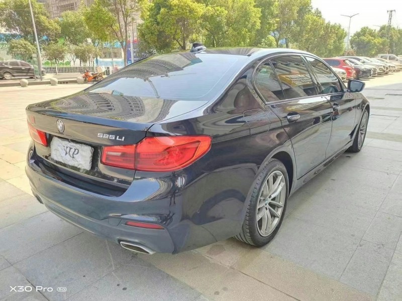 武汉18年宝马5系8