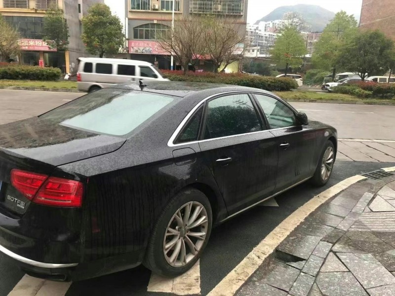 玉林13年奧迪A8L8