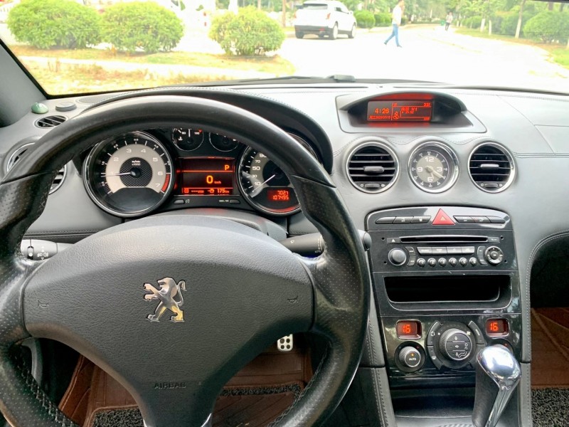 泉州12年標致RCZ3