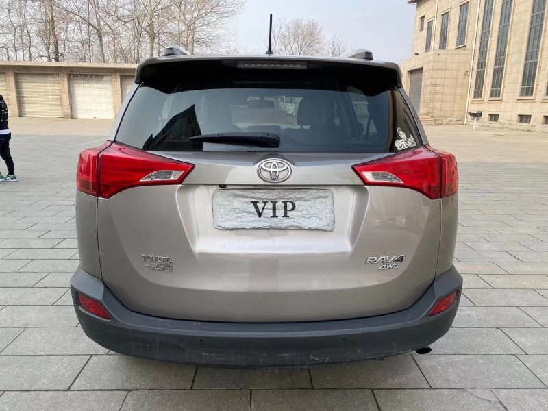 唐山14年豐田RAV4榮放4