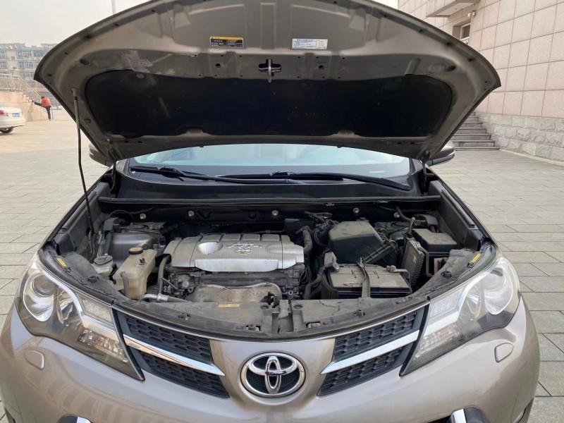 唐山14年豐田RAV4榮放9