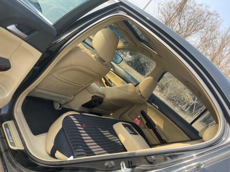 青岛10年本田雅阁5