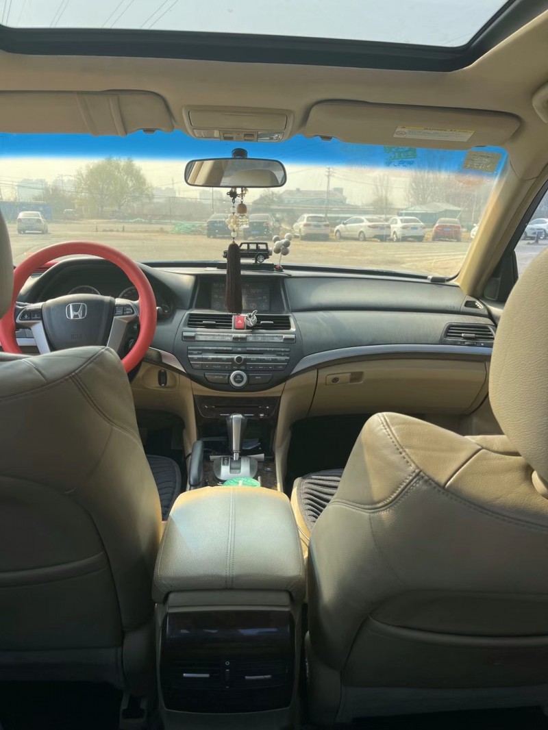 青岛10年本田雅阁6