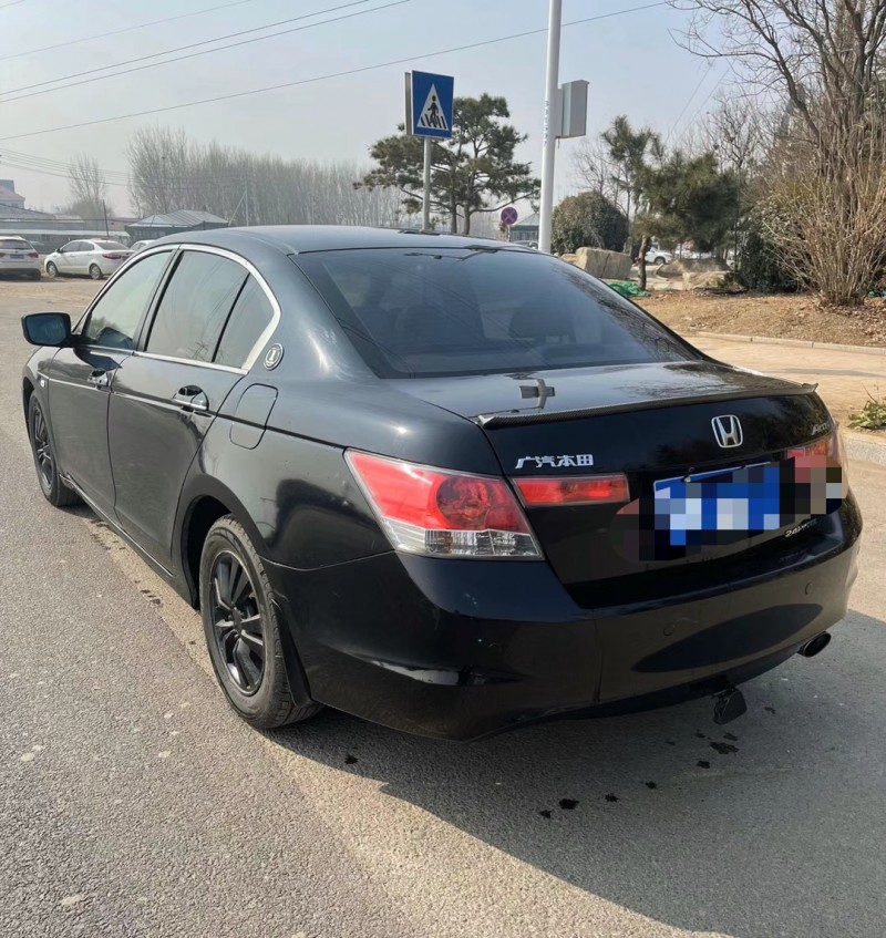 青岛10年本田雅阁7