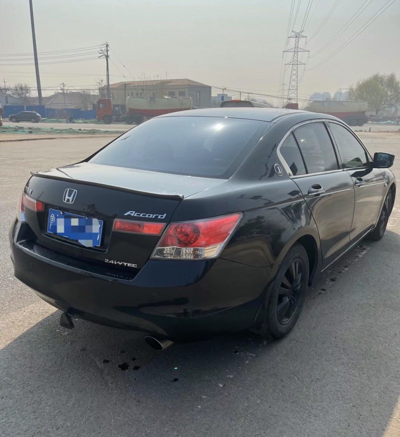 青岛10年本田雅阁8