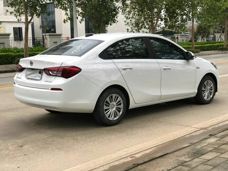 中山18年别克凯越4