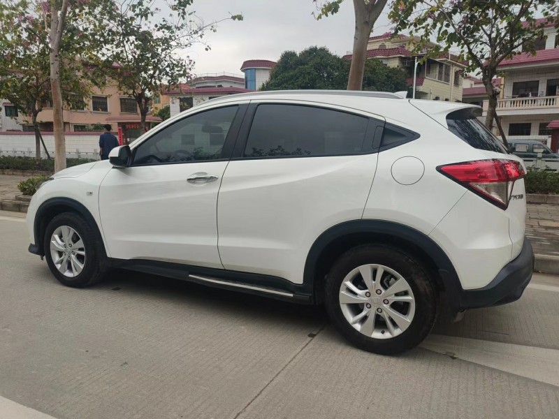 中山19年本田缤智5