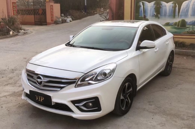 青岛17年艾康尼克七系3