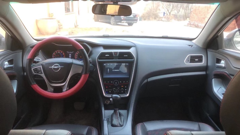 青岛17年艾康尼克七系5