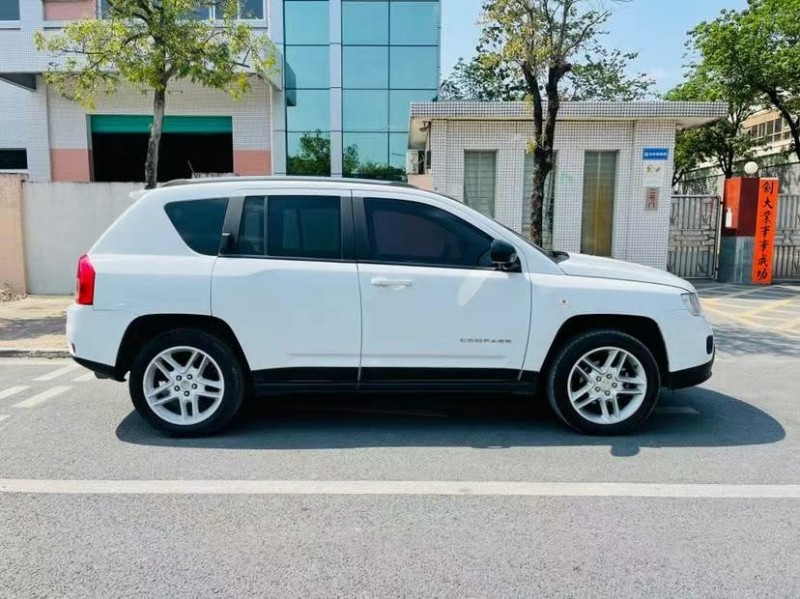 東莞13年Jeep指南者8