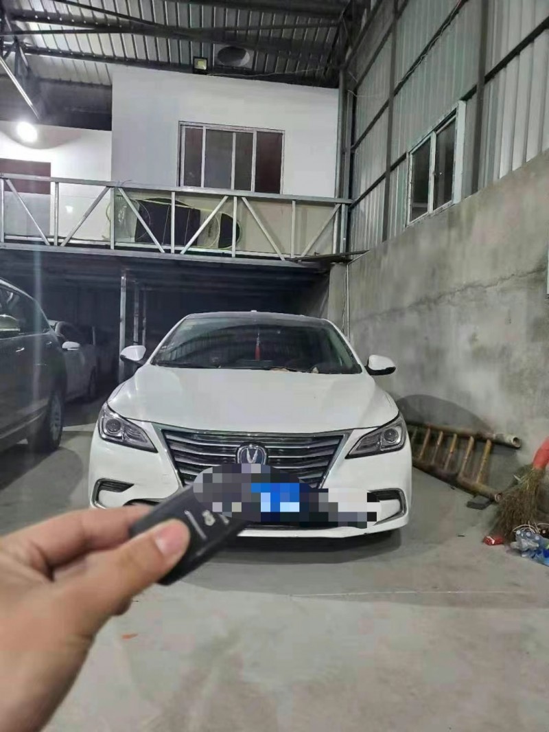南平18年長安汽車睿騁CC1