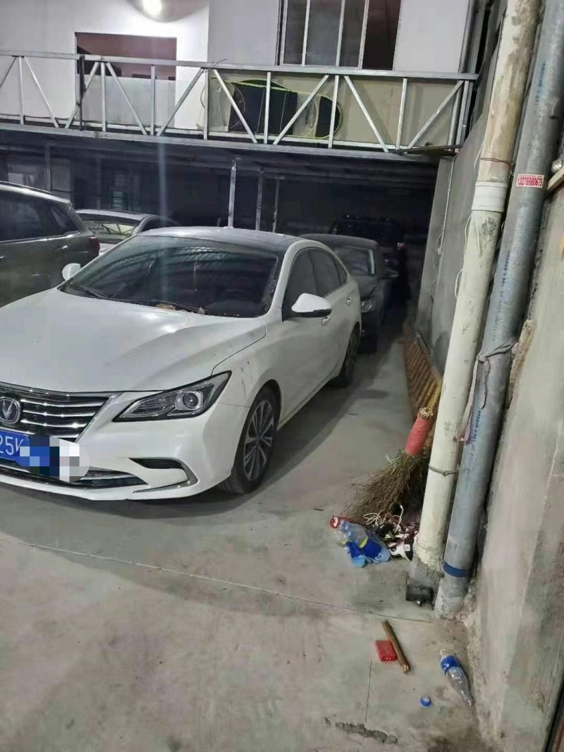 南平18年長安汽車睿騁CC2