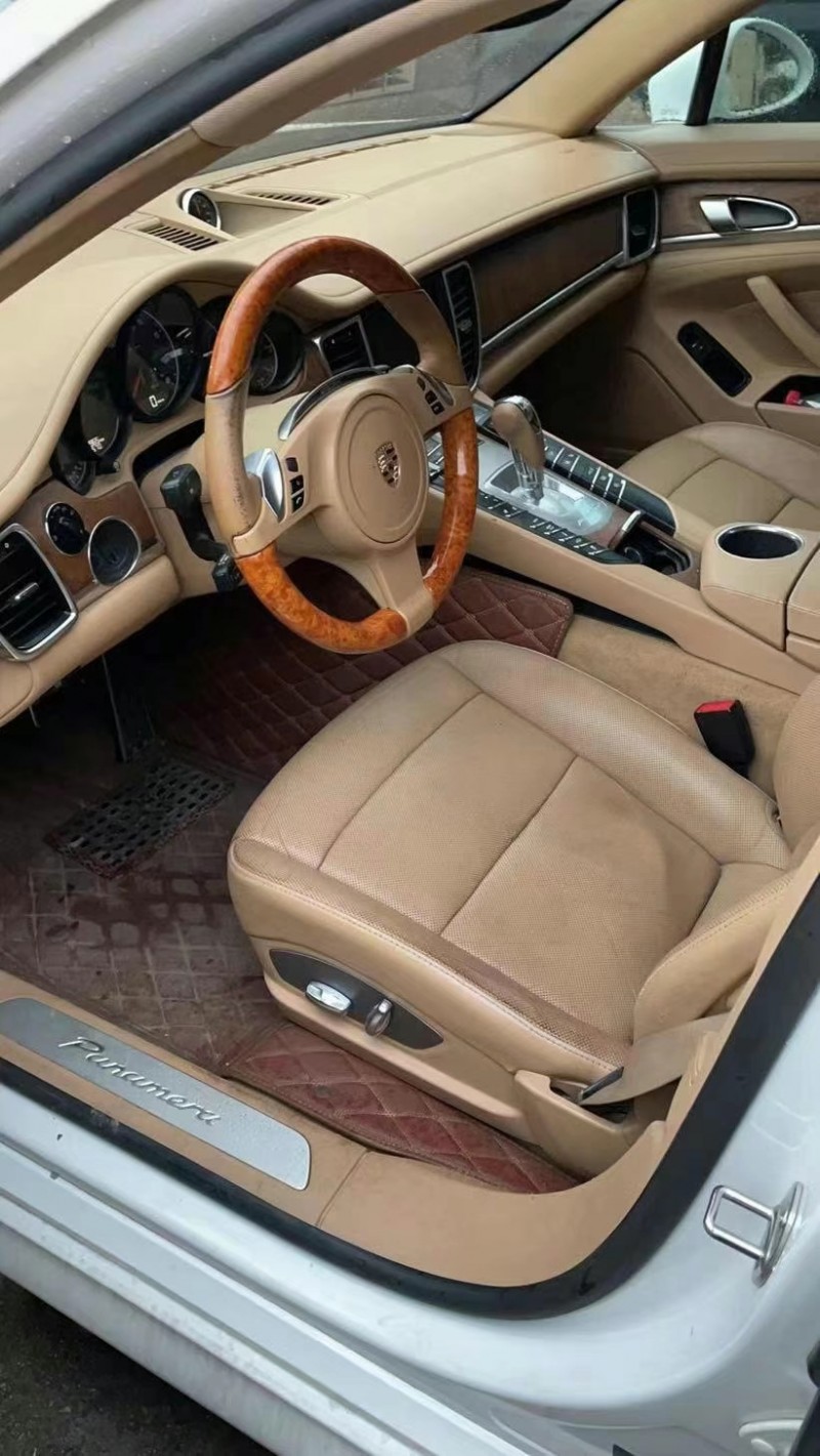 武汉11年保时捷帕拉梅拉3