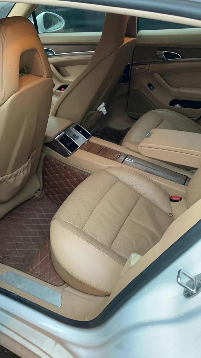 武汉11年保时捷帕拉梅拉4