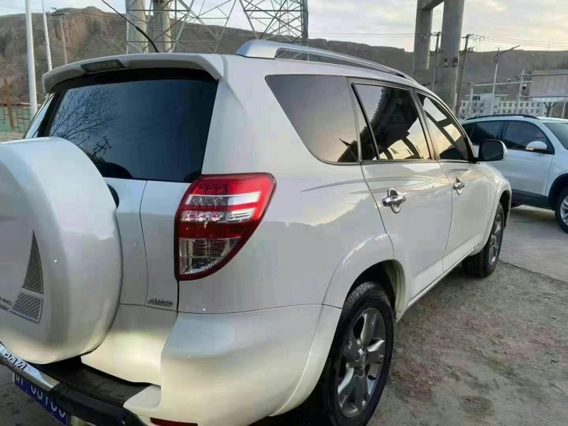 蘭州13年豐田RAV45