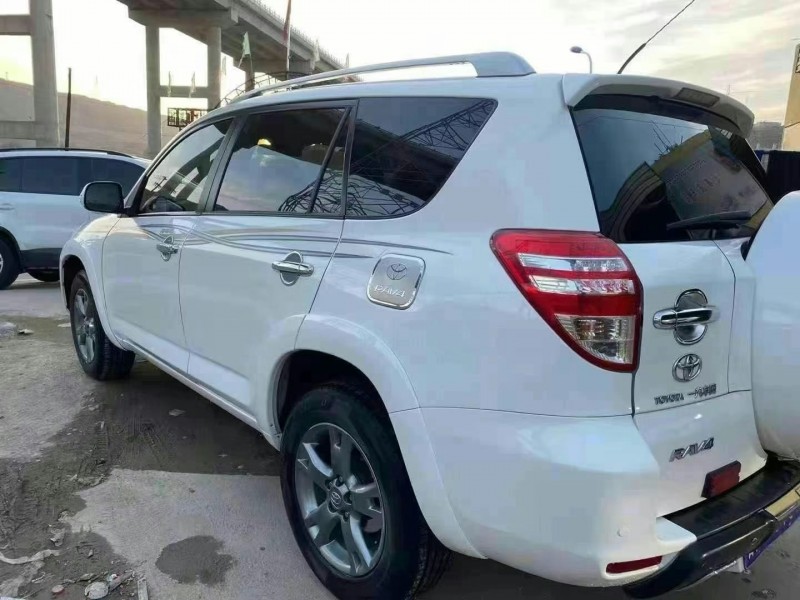 蘭州13年豐田RAV46