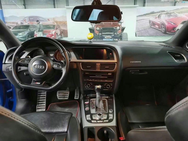 北京12年奥迪S57