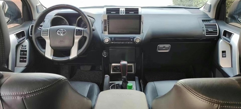 济南17年丰田普拉多6