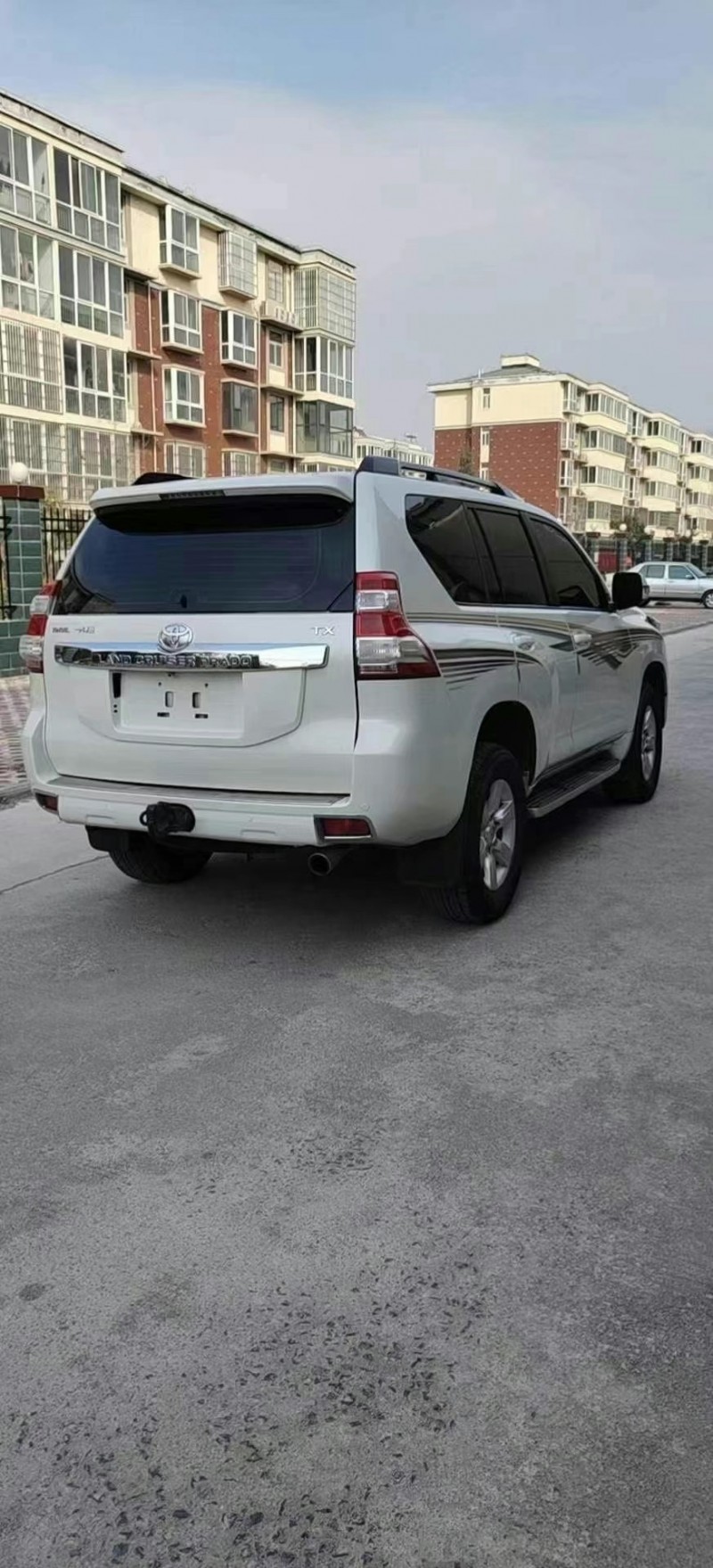 济南17年丰田普拉多8