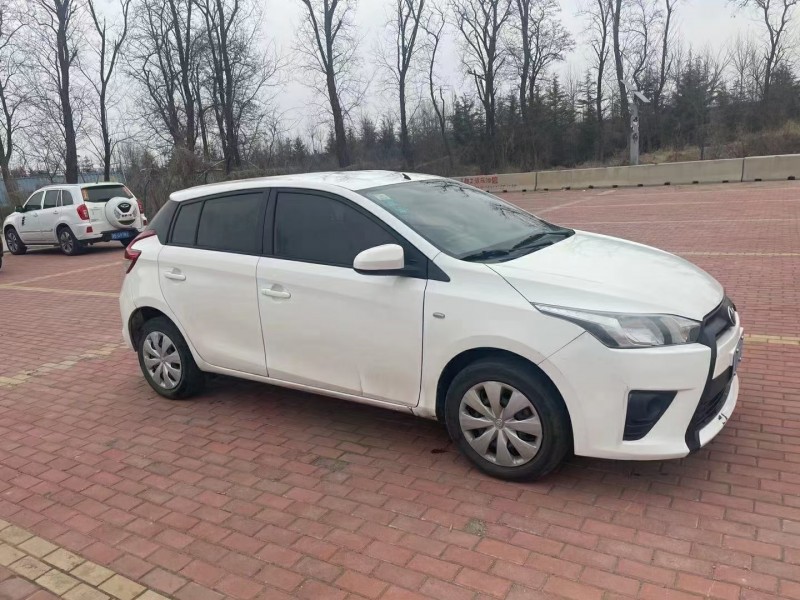 青岛14年丰田YARiS L 致炫8