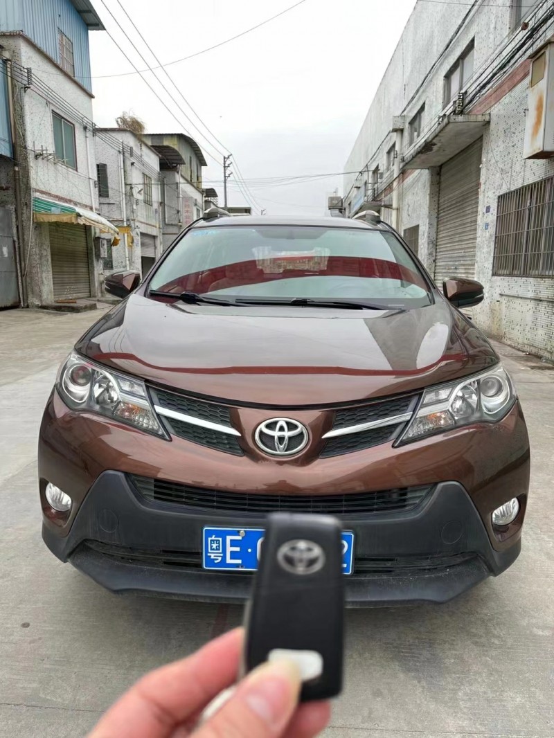 广州13年丰田RAV41