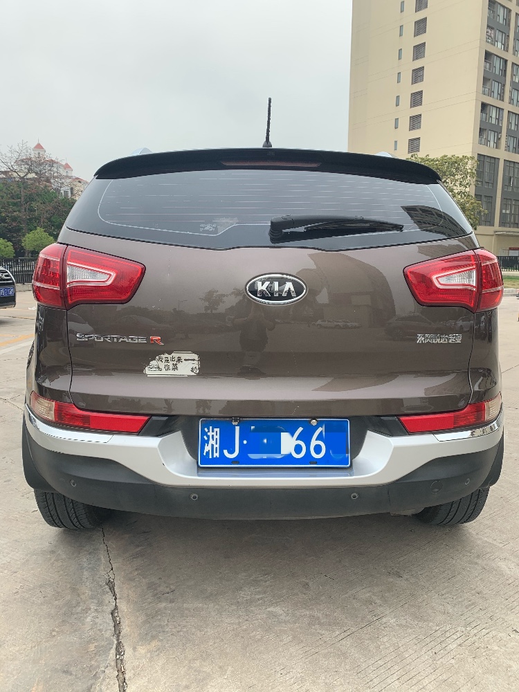 广州13年起亚智跑1