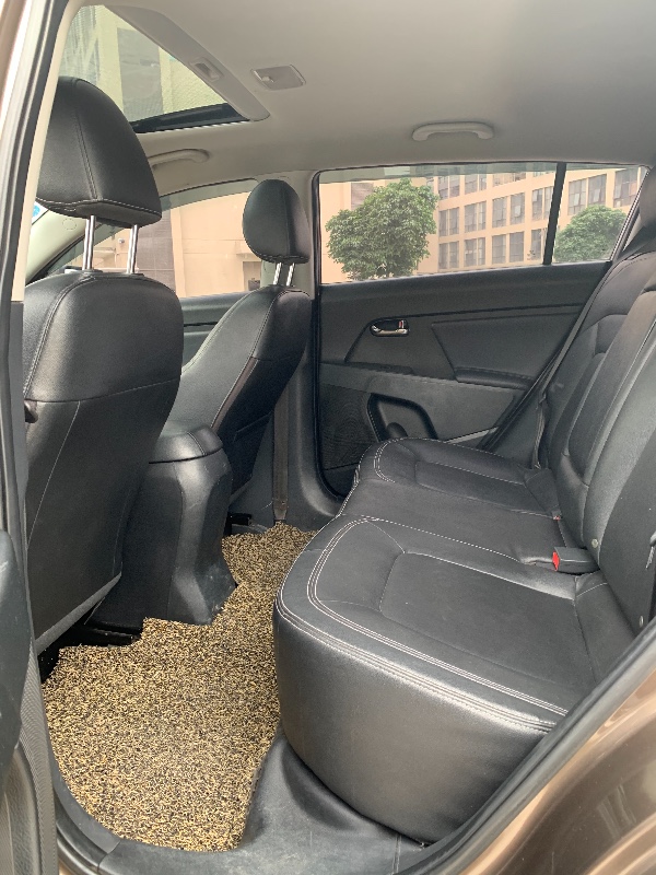 广州13年起亚智跑5