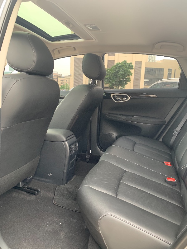 广州20年日产轩逸5