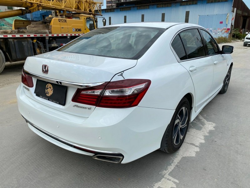 广州17年本田雅阁3