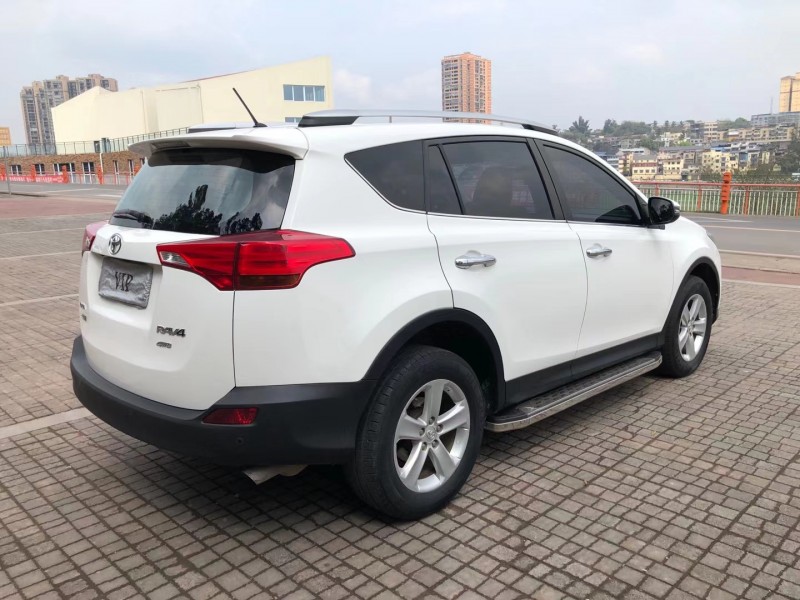 成都14年丰田RAV4荣放6