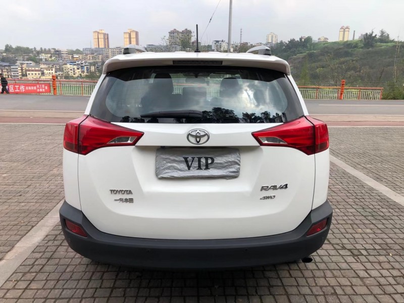 成都14年丰田RAV4荣放5