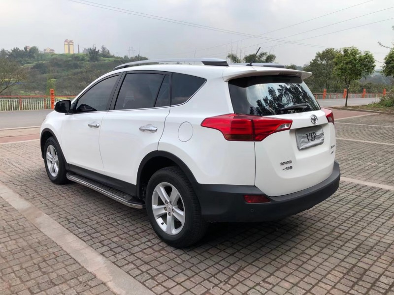成都14年丰田RAV4荣放4