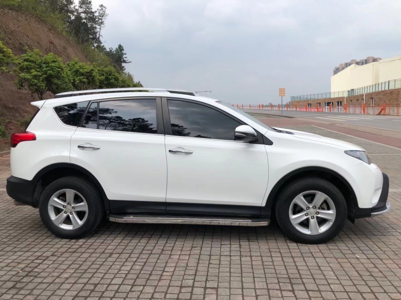 成都14年丰田RAV4荣放3