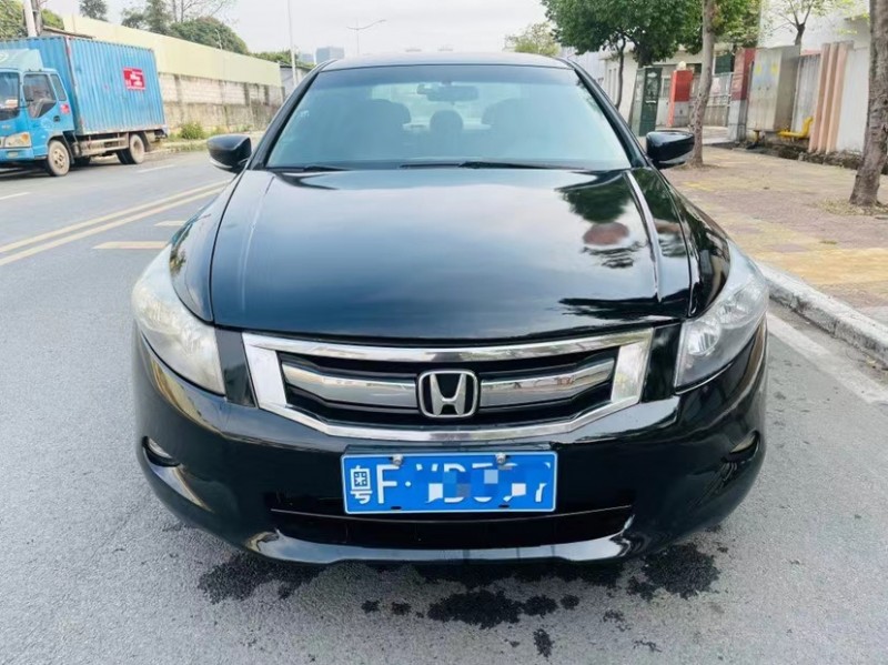 东莞09年本田雅阁1