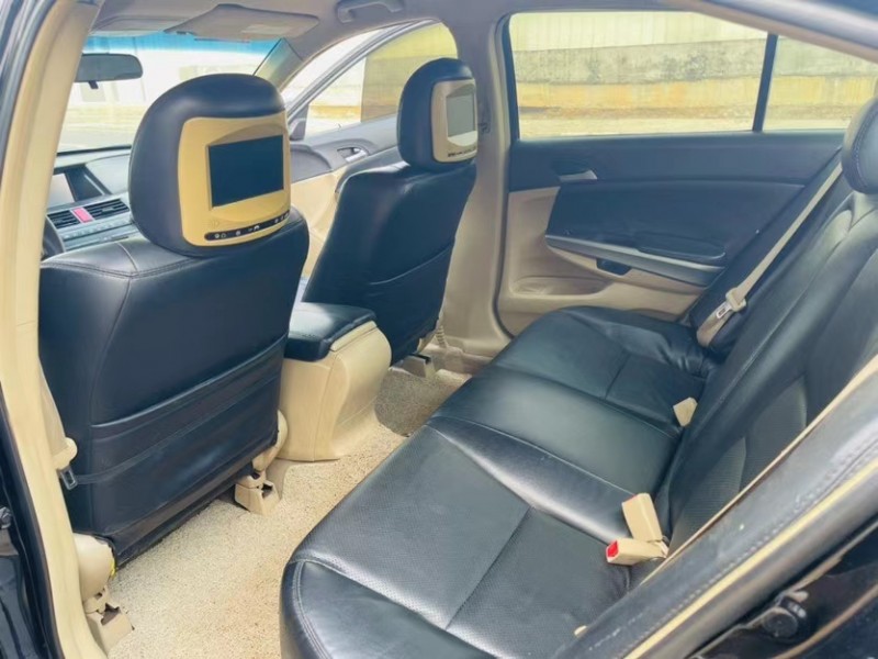 东莞09年本田雅阁4