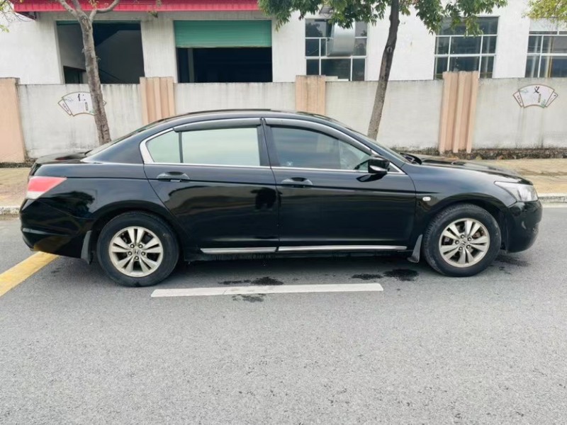 东莞09年本田雅阁8