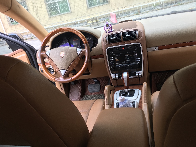 郑州09年保时捷卡宴5