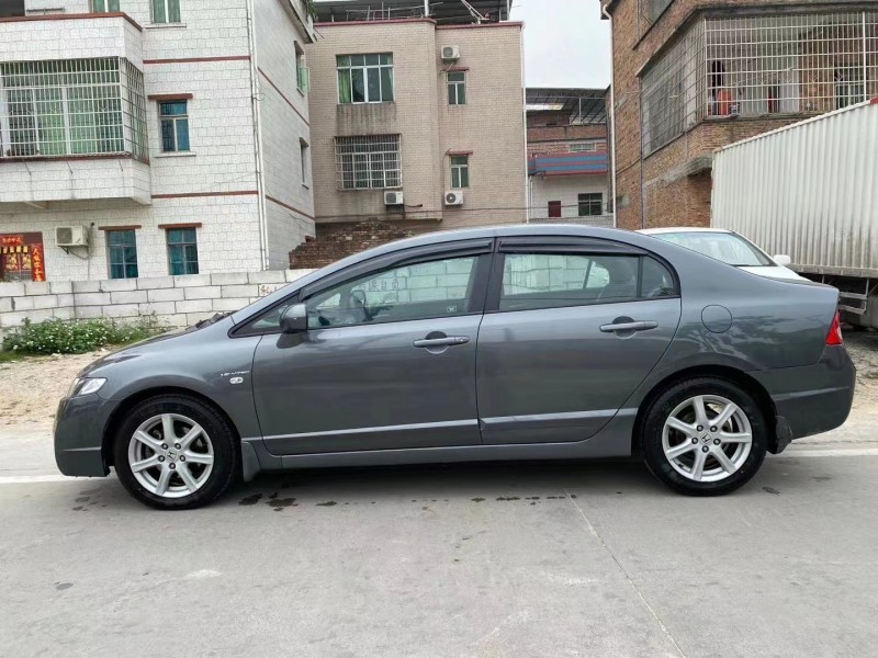 广州11年本田思域3