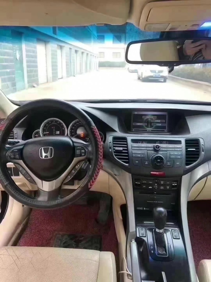 青岛11年本田思铂睿3